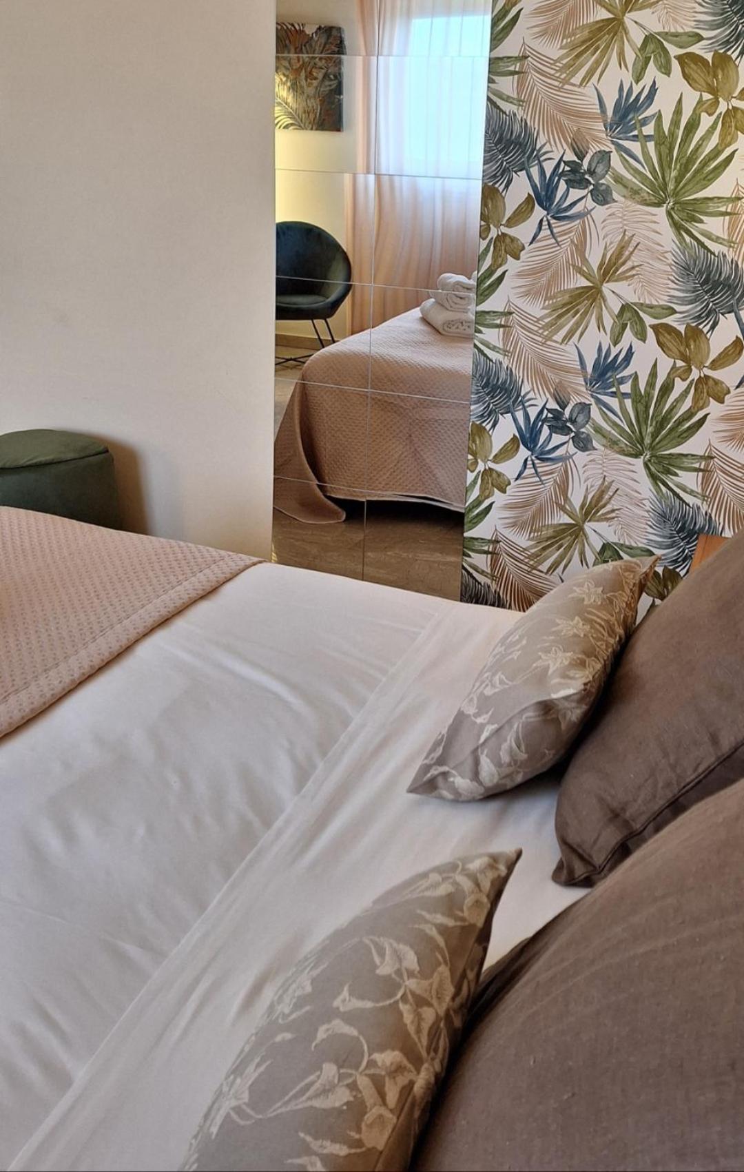 Laranda Rooms Milazzo Quarto foto